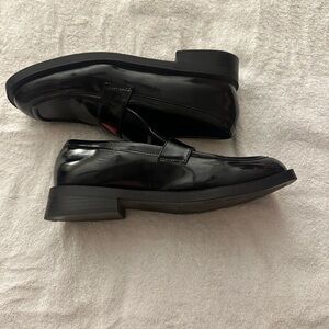 Oliver Miller Womens Black Patent Leather Loafers